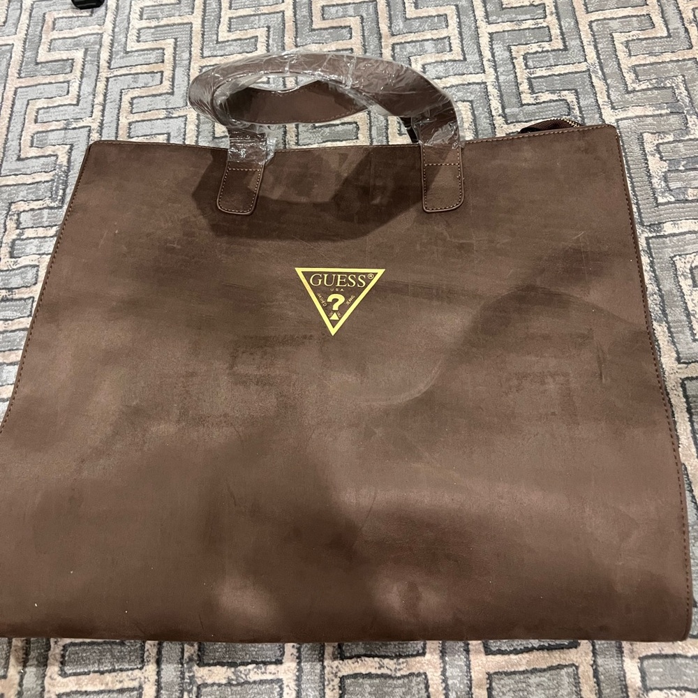 Guess tote